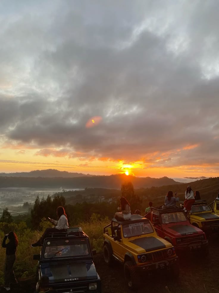 Sunrise Jeep