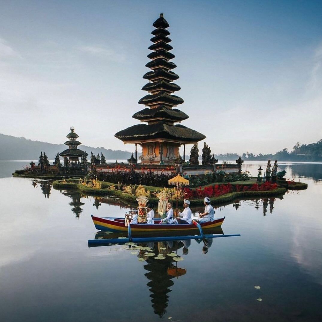 Ulun Danu Temple Tour